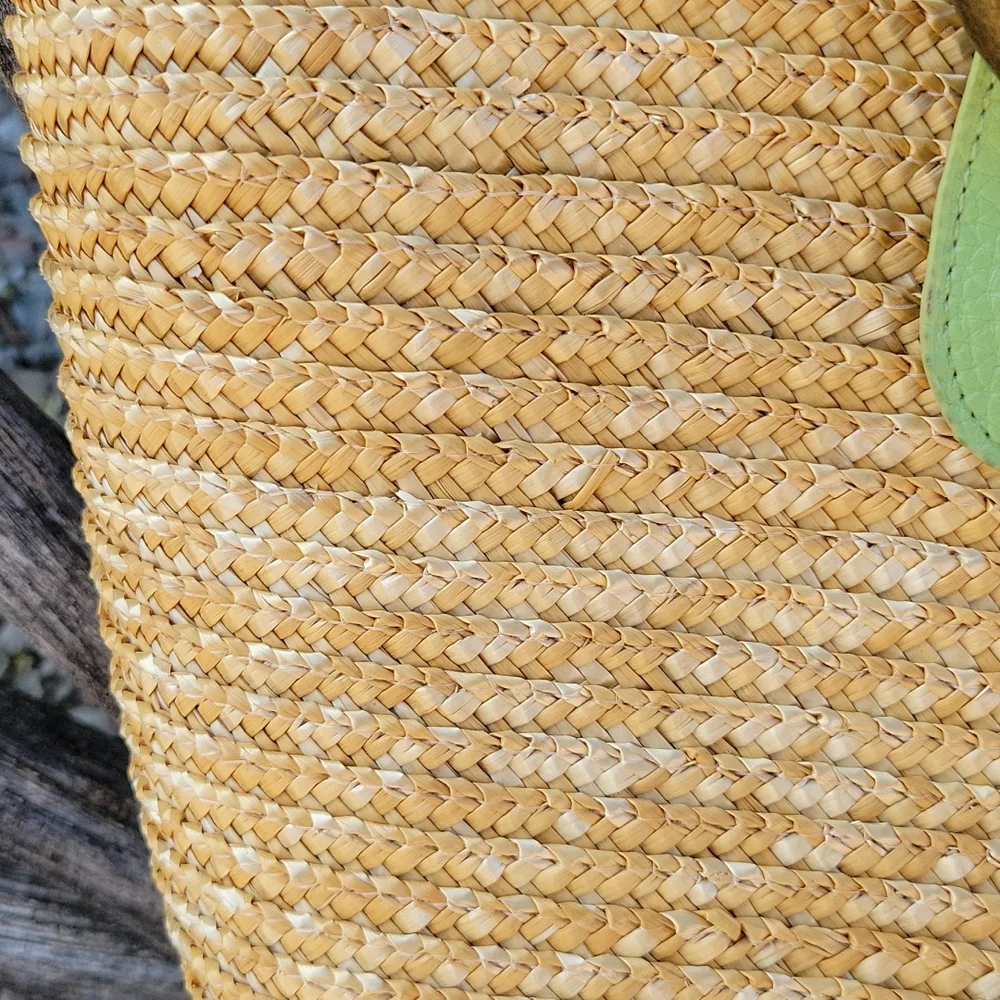 Straw and leather Tote/Purse Yellow Straw and Light Green Top Snap Closure - Picture 4 of 7